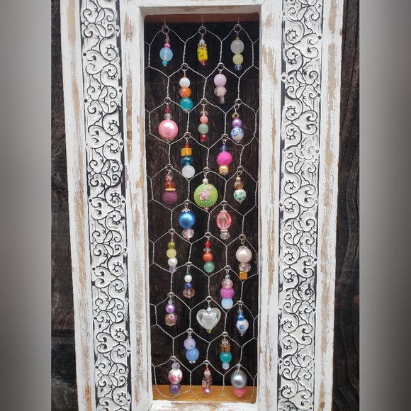 BOHO CHICKEN WIRE BEADED FRAME/WALL DECOR - Picture 4 of 9